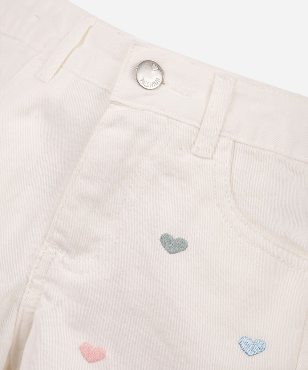 short mom infantil de sarja corações barra desfiada off white