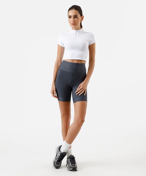 bermuda feminina esportiva com bolsos e refletivos cinza