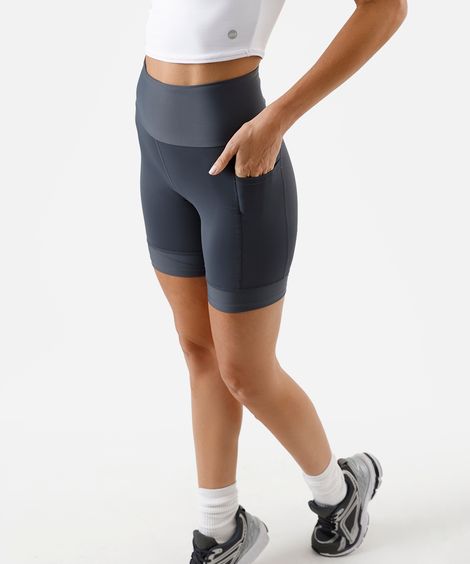bermuda feminina esportiva com bolsos e refletivos cinza