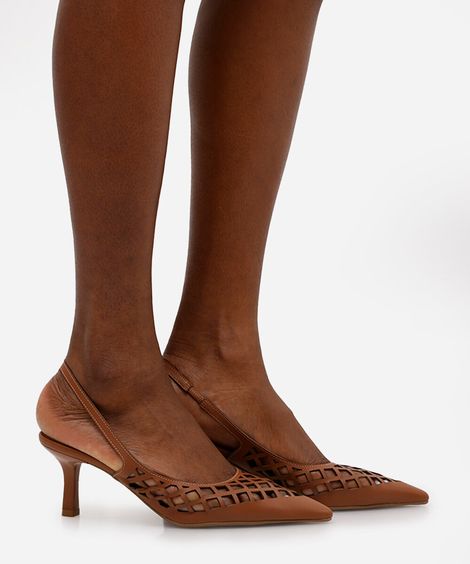 scarpin slingback laser cut oneself marrom