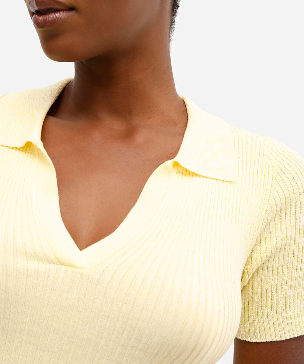 polo feminina tricot canelado amarela