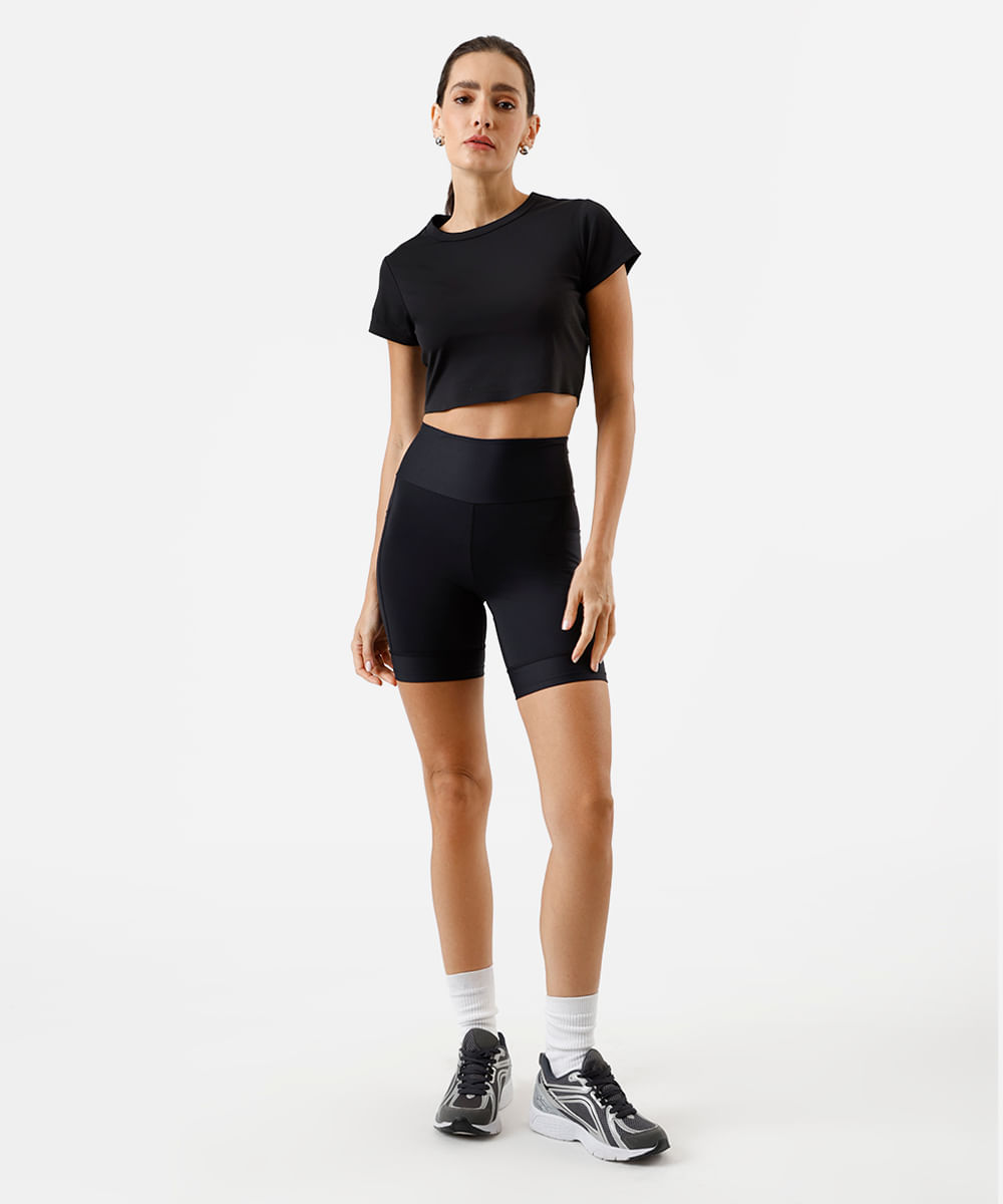 bermuda feminina esportiva com bolsos e refletivos preta