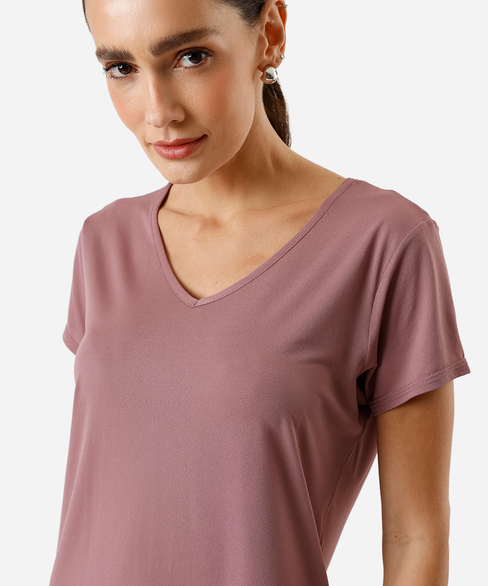 camiseta esportiva decote v rosa