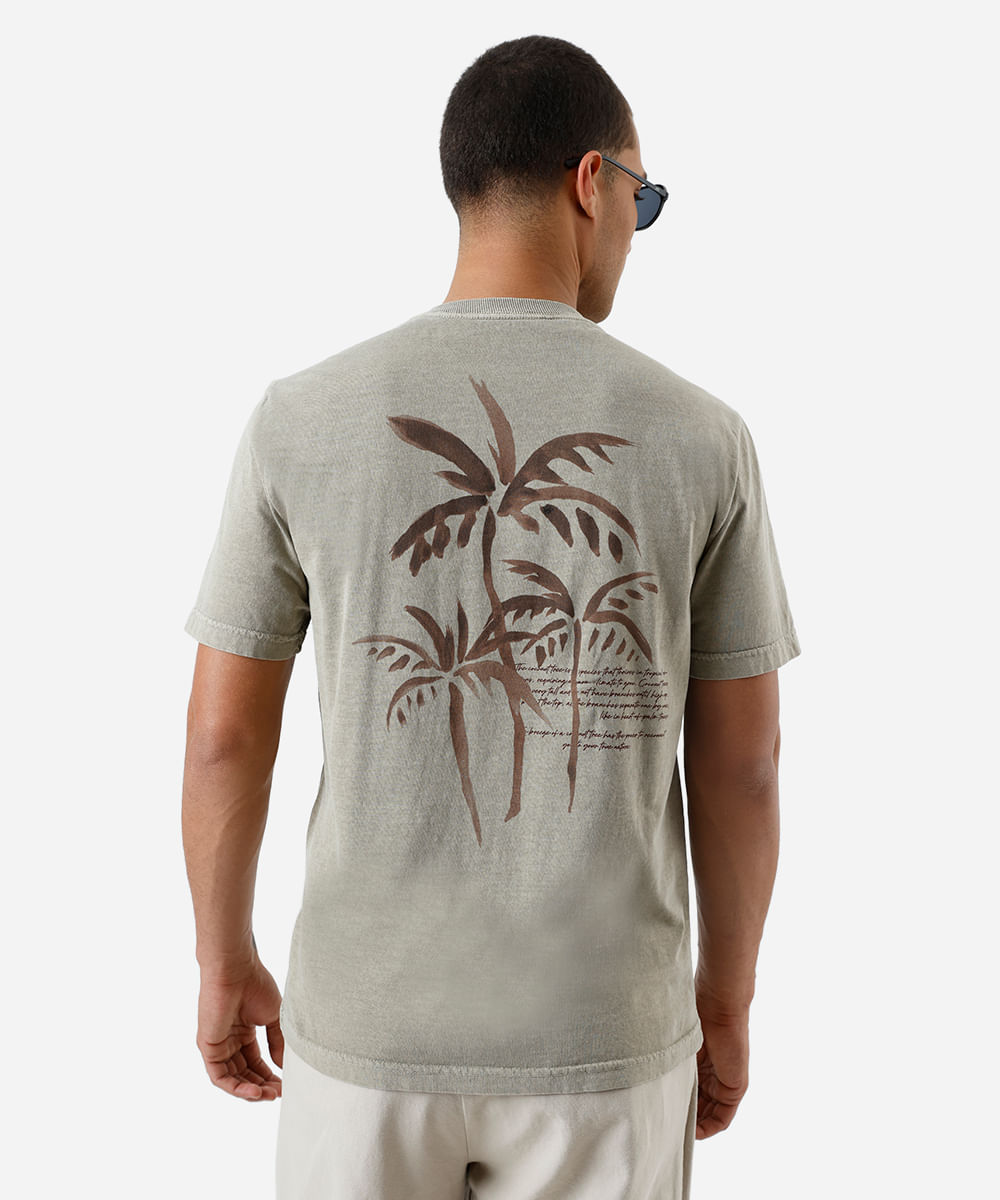 camiseta masculina comfort estampada coqueiro bege