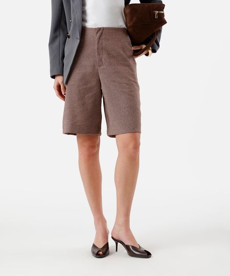 bermuda reta feminina de alfaiataria com linho marrom