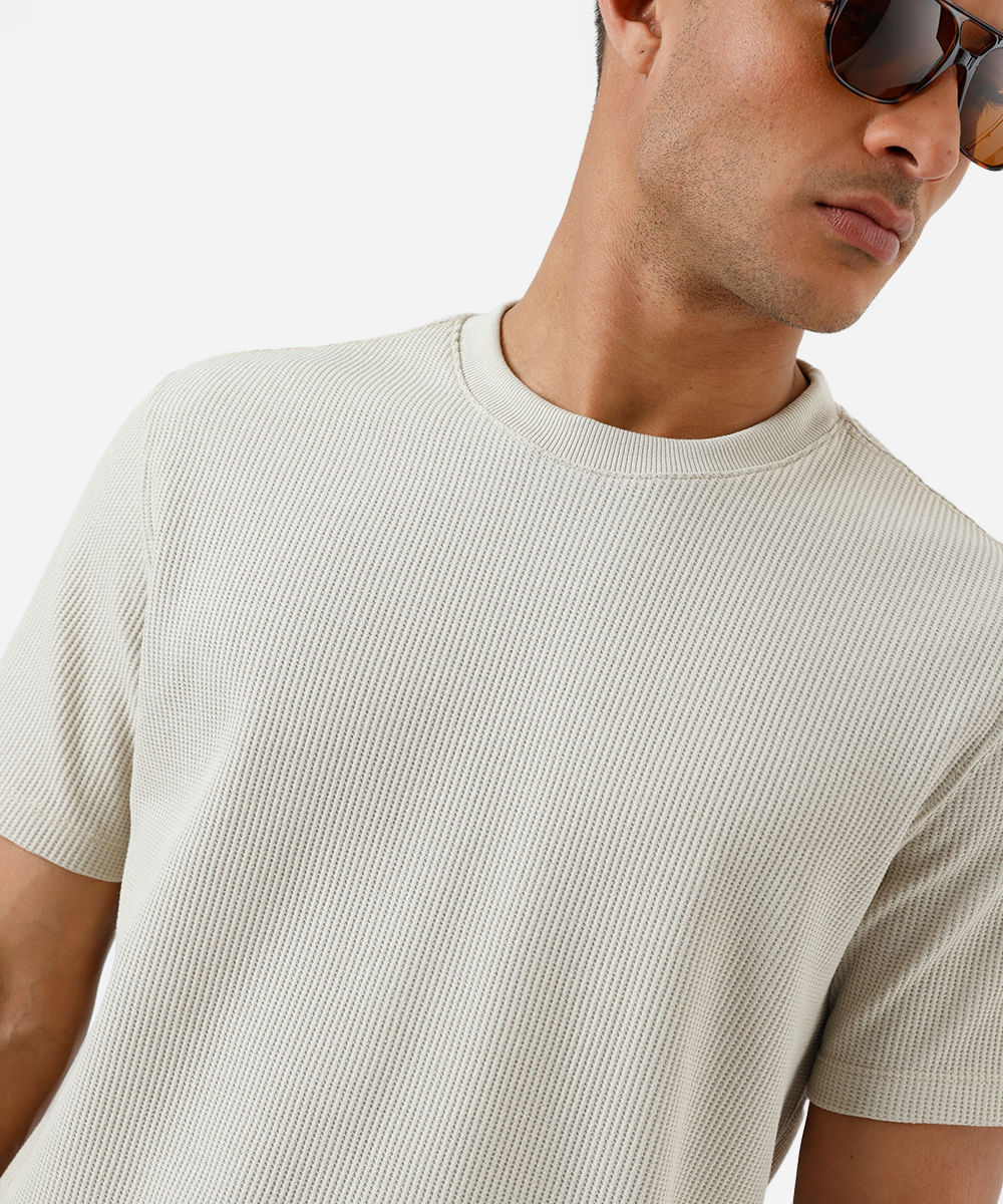 camiseta masculina manga curta texturizada bege