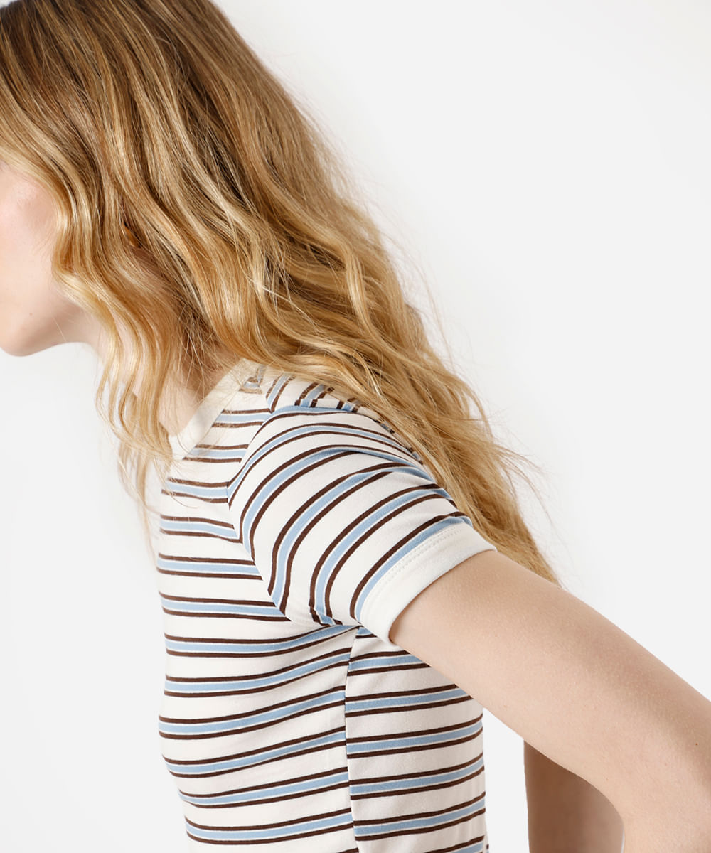 blusa baby look feminina básica listrada off white