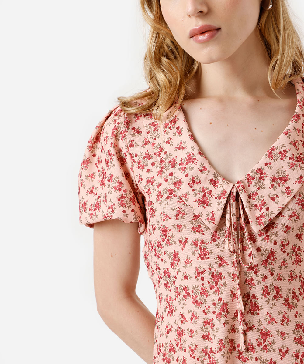 vestido curto feminino gola peter pan manga bufante floral rosa