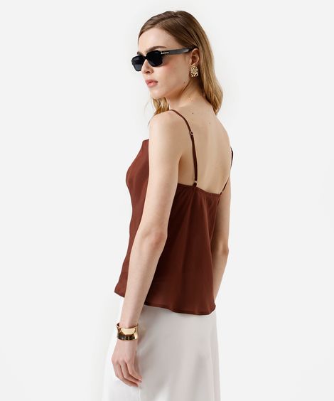 blusa feminina com viscose alça fina decote degagê marrom