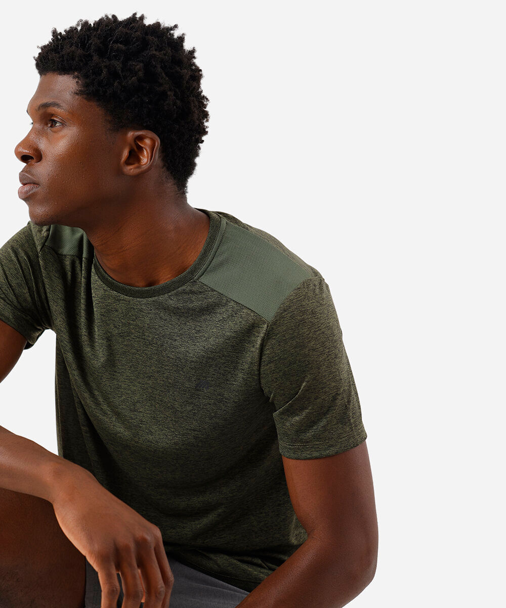 camiseta masculina esportiva com recorte verde