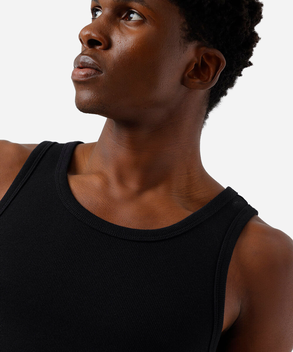 regata básica canelada preta