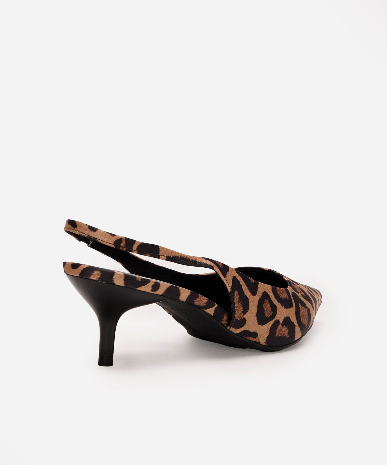 scarpin animal print bico fino salto baixo oneself bege