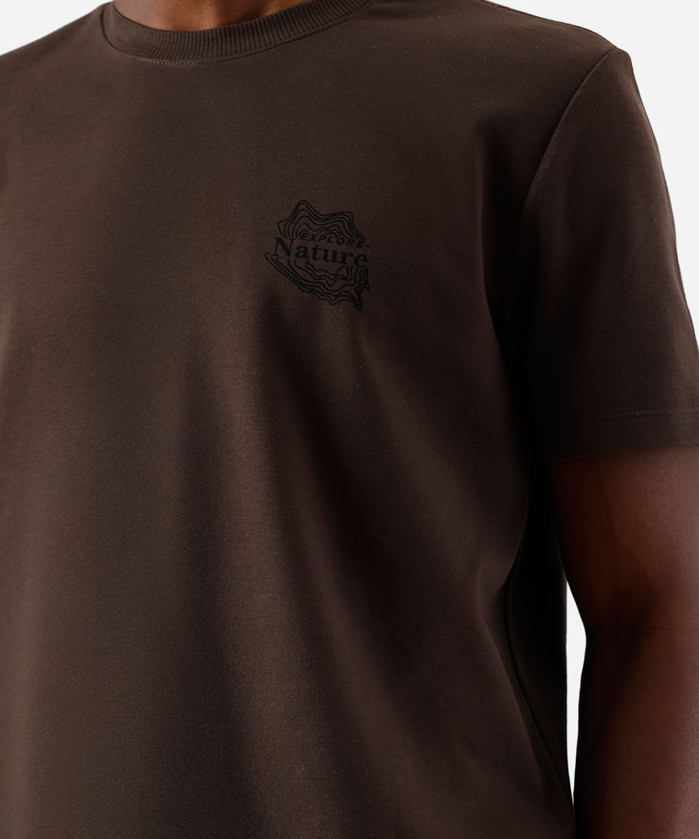 camiseta masculina com algodão estampada marrom