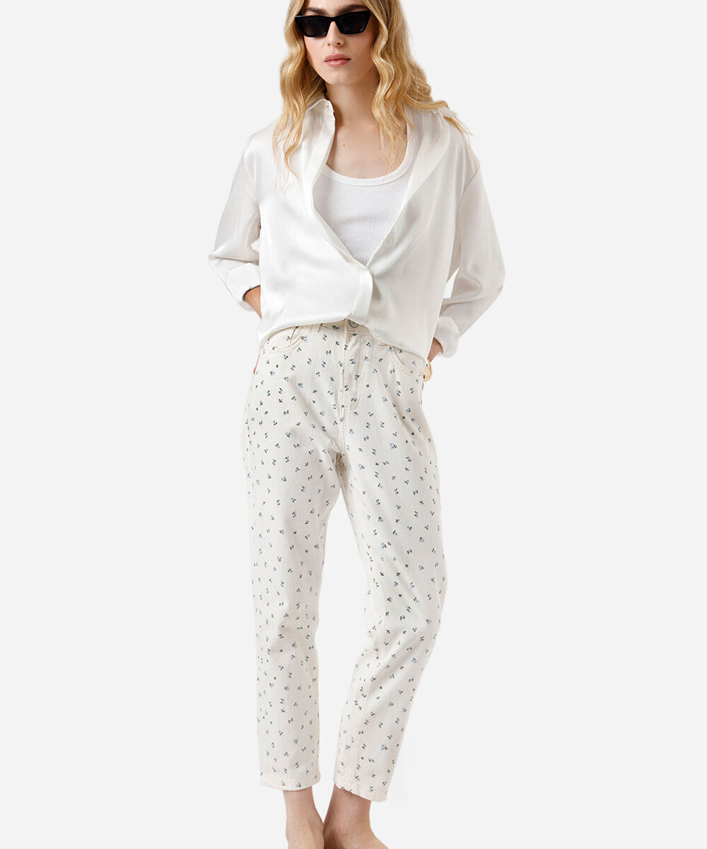 calça mom feminina de sarja floral off white