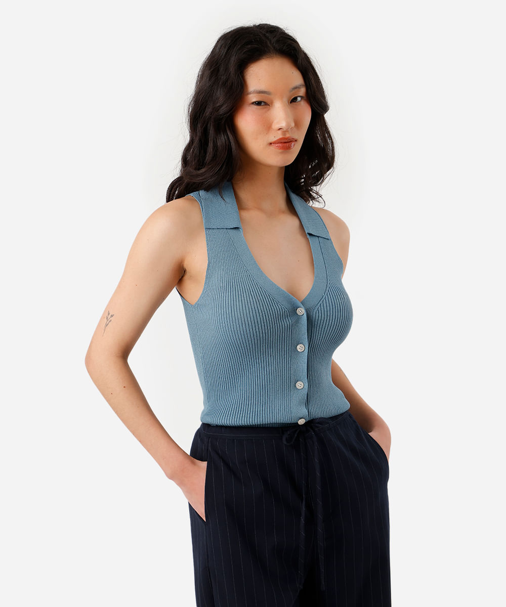 polo feminina de tricot decote v canelada azul
