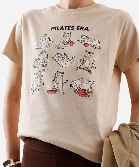 camiseta feminina de algodão gatinhos pilates bege