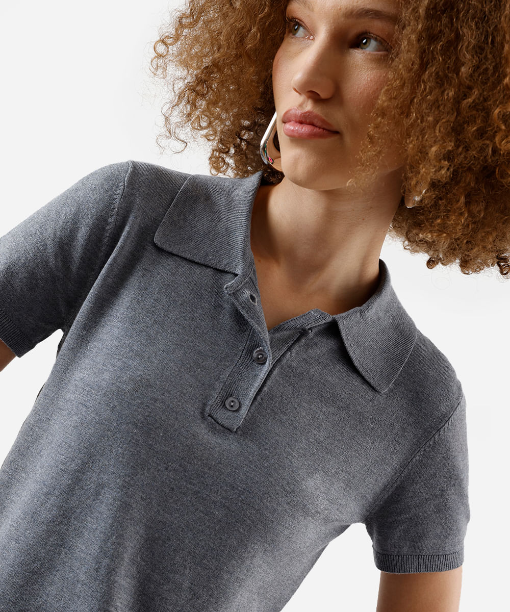 polo feminina de tricot manga curta cinza
