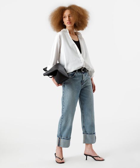 calça reta jeans cintura média barra dobrada destroyed azul
