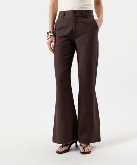 calça flare feminina de alfaiataria em algodão marrom