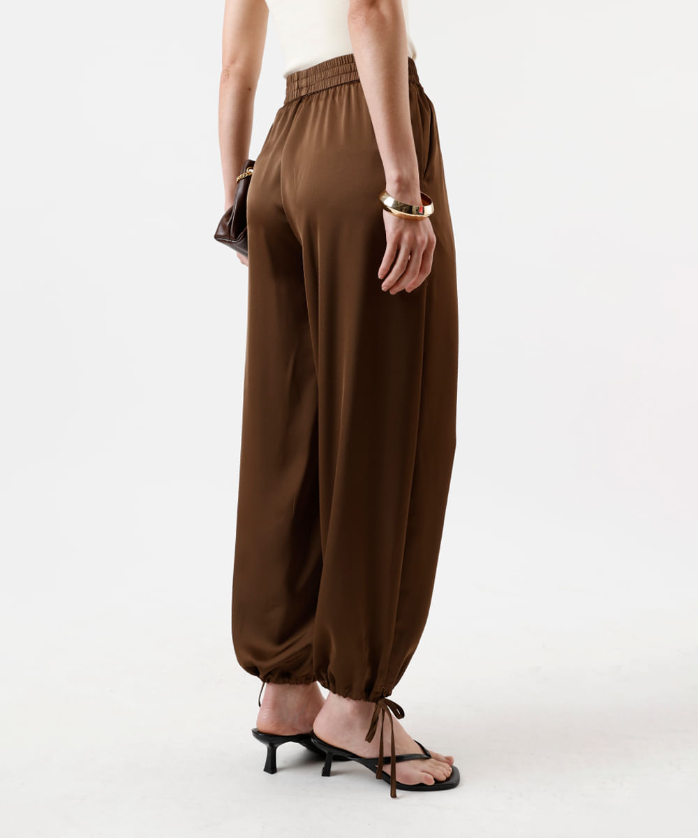 calça aladim feminina com amarração acetinada marrom