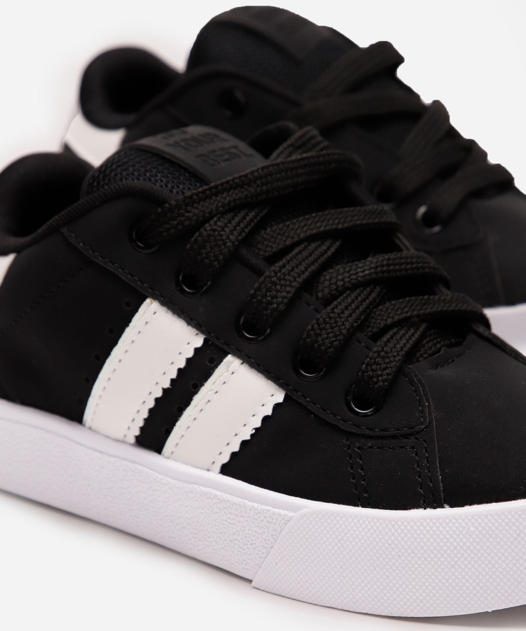 tênis casual infantil com recortes ollie preto