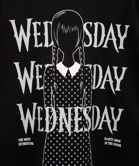 camiseta cropped juvenil de algodão wandinha com glitter preta