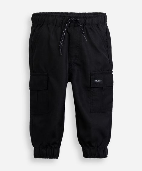 calça jogger infantil com bolsos cargo texturizada preta