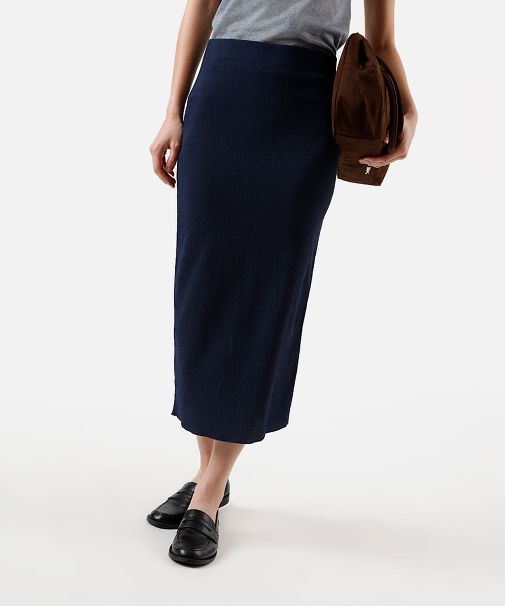 saia lápis midi feminina com fenda básica texturizada azul