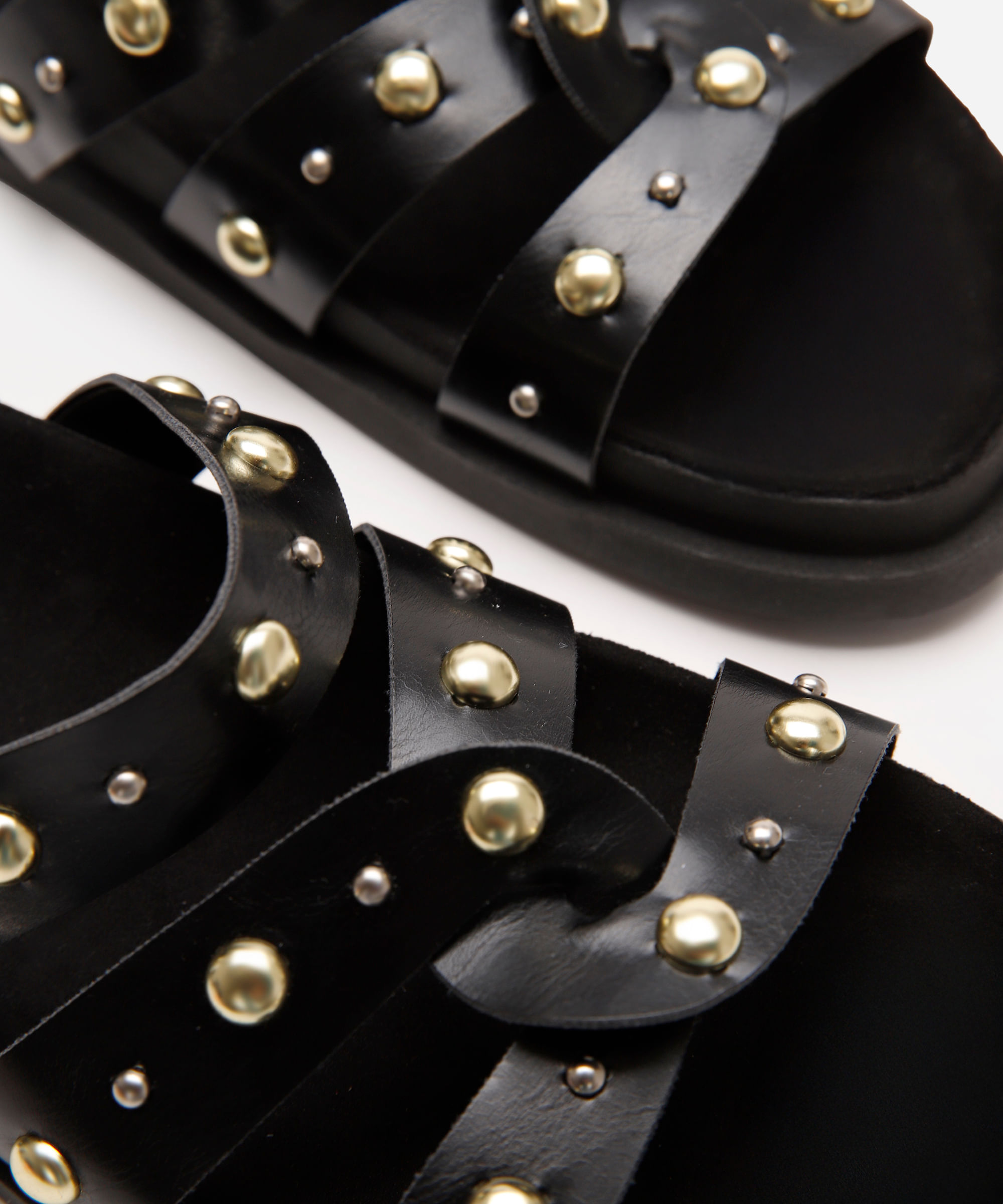 rasteirinha flatform com tachas oneself preta