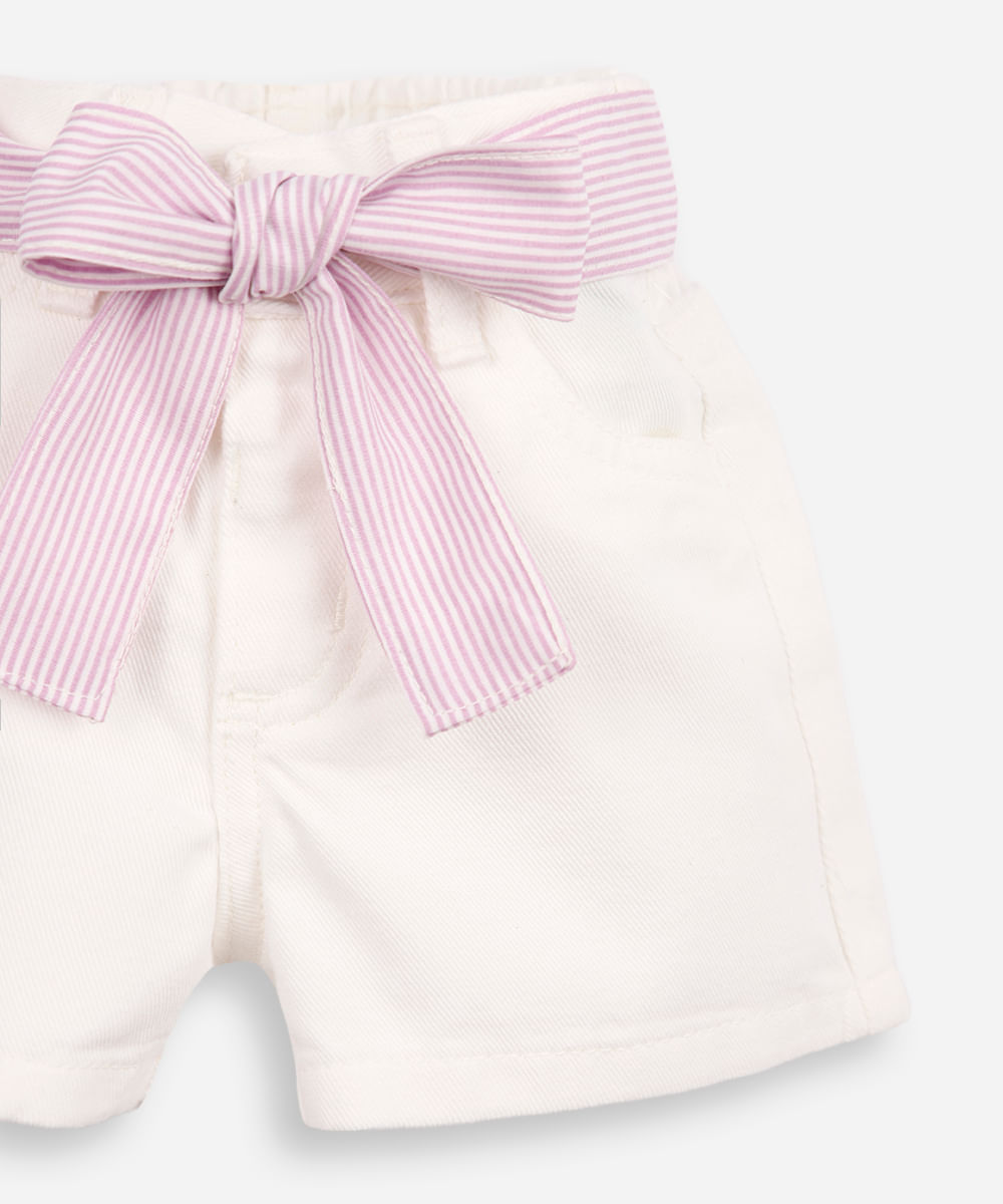 short infantil de sarja com faixa off white