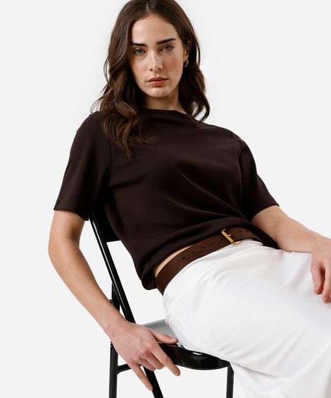 camiseta feminina de algodão peruano oversized com recorte marrom