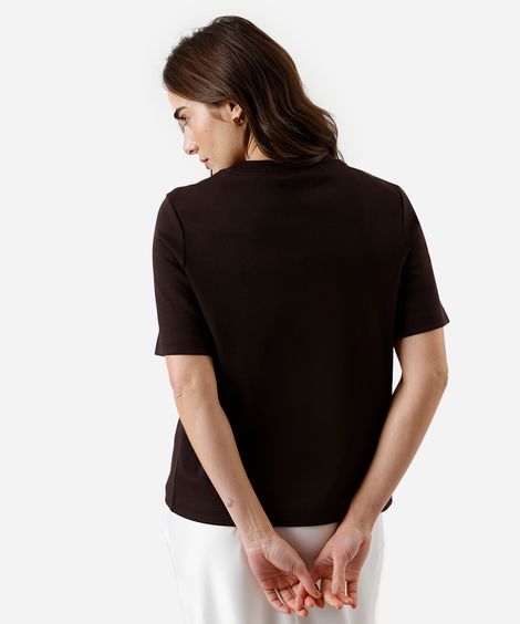 camiseta feminina de algodão peruano oversized com recorte marrom