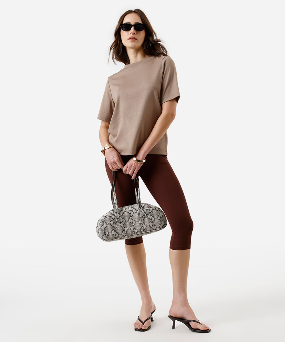 camiseta feminina de algodão peruano oversized com recorte bege