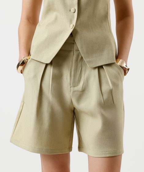 bermuda reta feminina de alfaiataria com pregas  verde