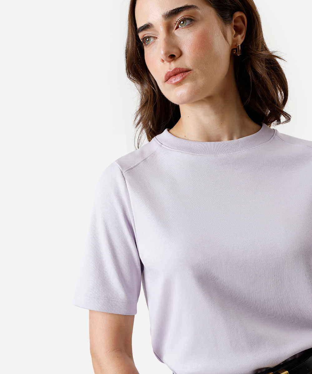 camiseta feminina de algodão peruano oversized com recorte lilás
