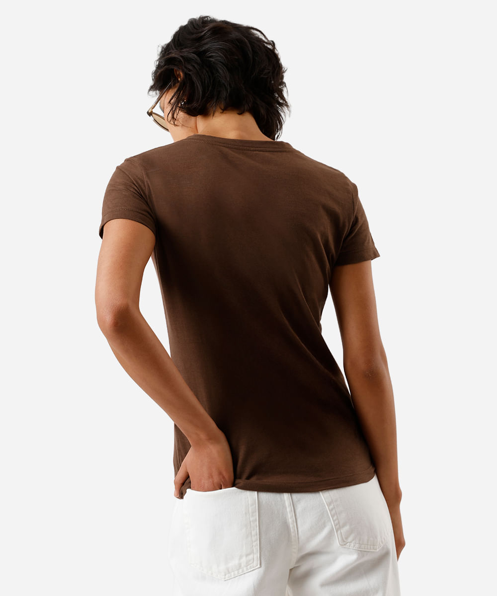 camiseta feminina flamê de algodão básica manga curta decote v marrom