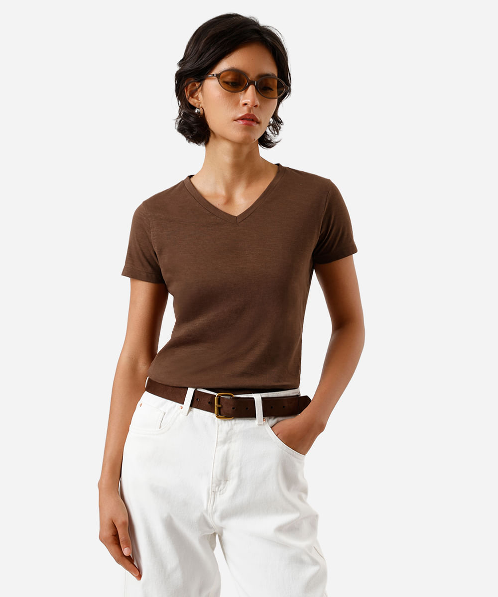 camiseta feminina flamê de algodão básica manga curta decote v marrom