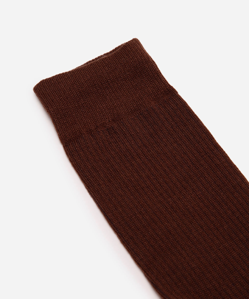 meia cano longo com viscose canelada marrom