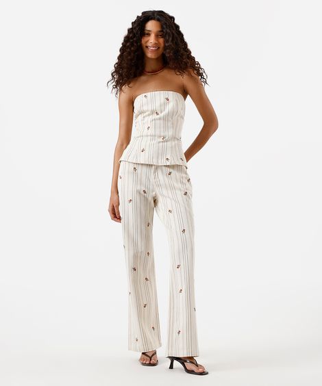 calça wide leg slim feminina de sarja com bordado floral listrada off white
