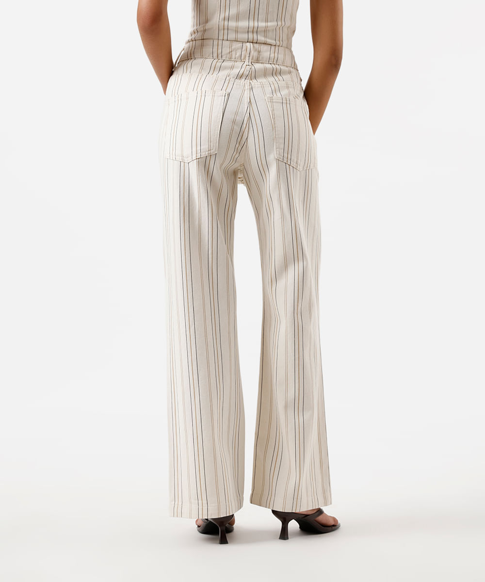 calça wide leg slim feminina de sarja com bordado floral listrada off white