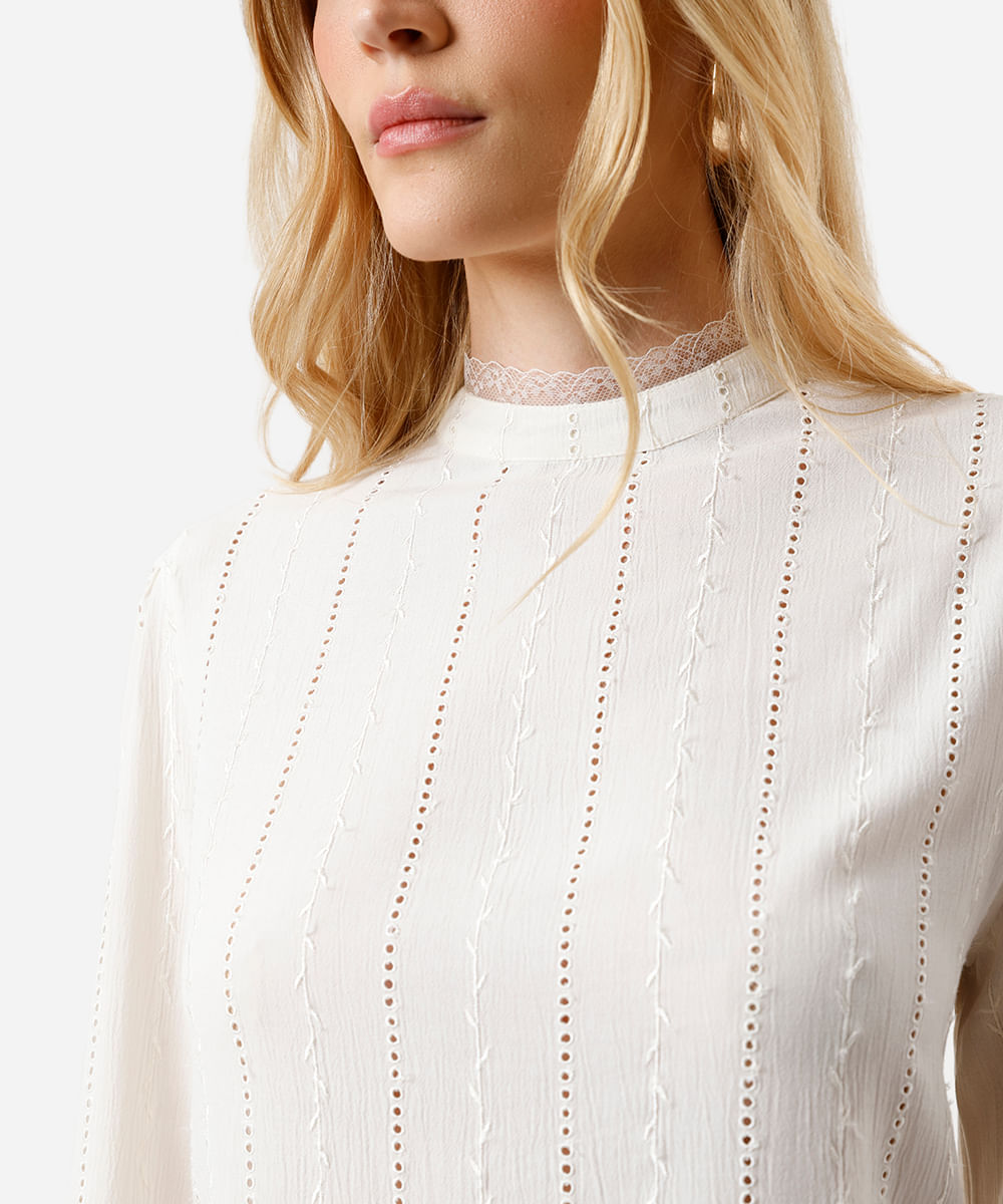 blusa feminina de viscose bordada com renda bege