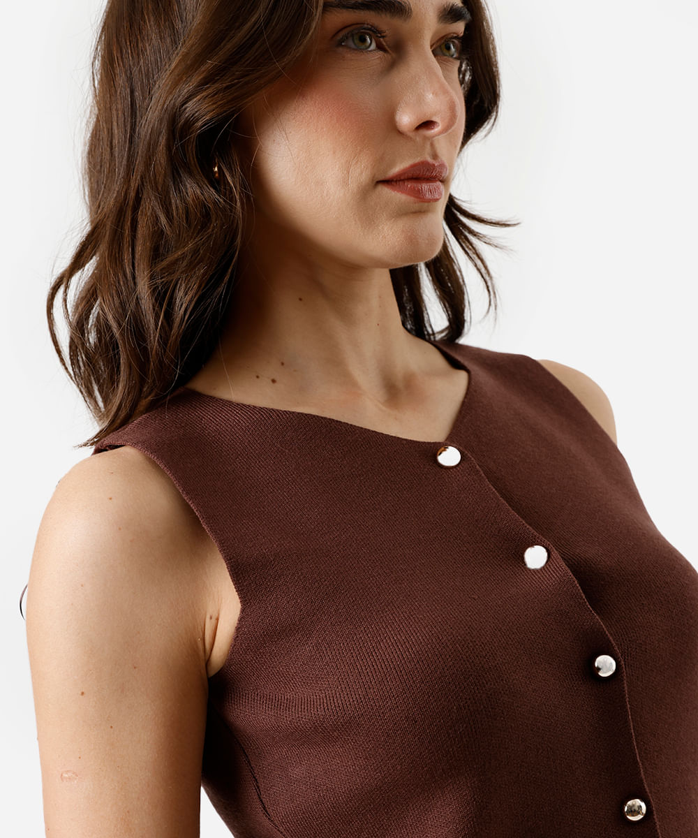 colete feminino de tricot com viscose marrom