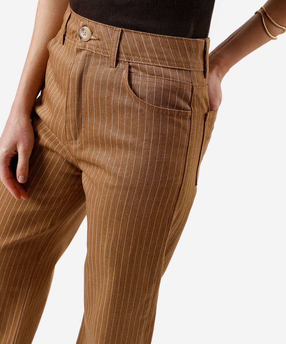 calça wide leg feminina de sarja cropped listrada marrom