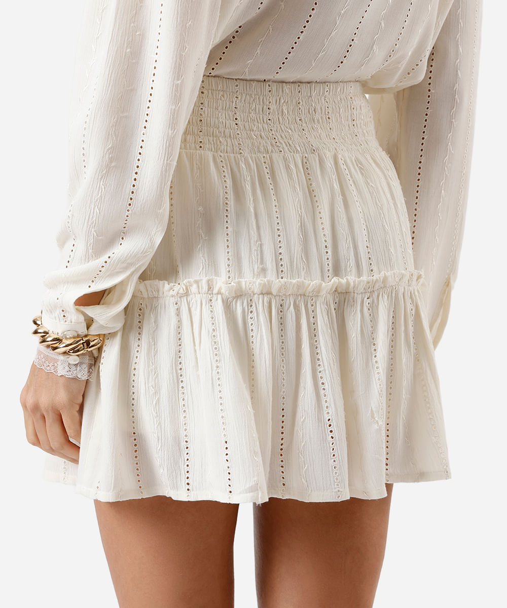 shorts saia feminino de viscose com recorte bordado bege
