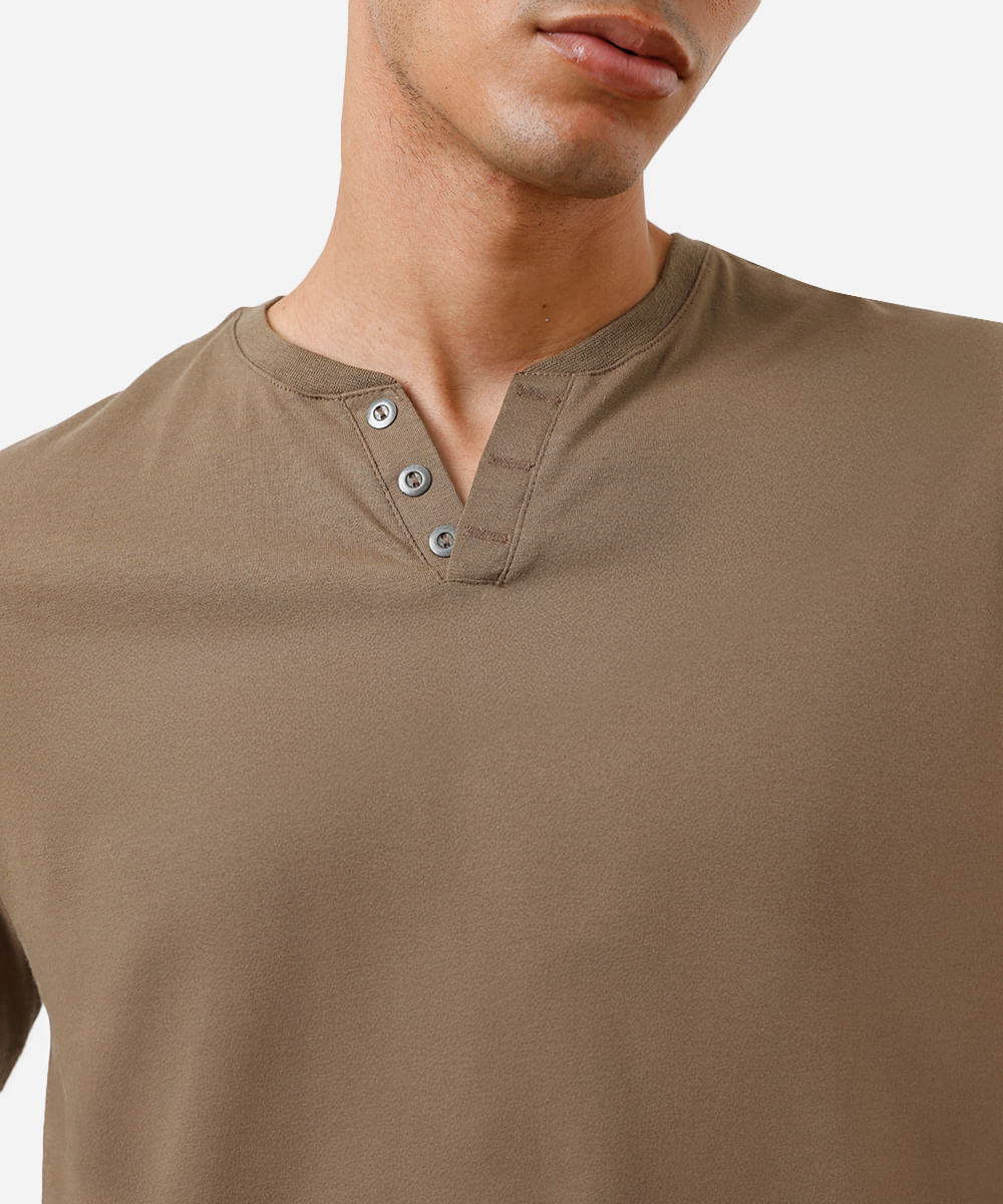 camiseta básica manga curta gola portuguesa - tabaco