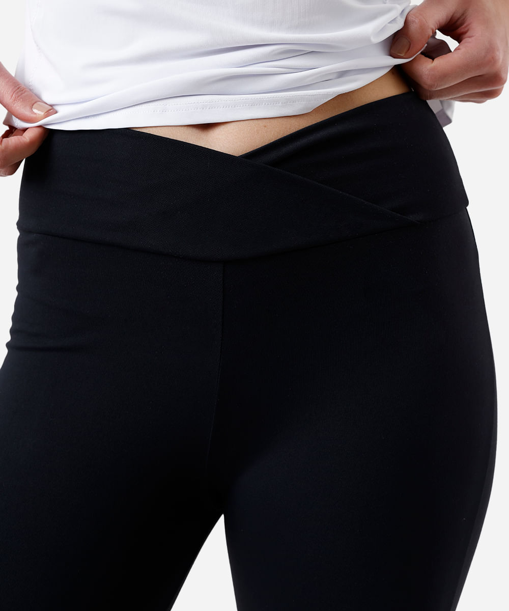calça flare feminina esportiva cós cruzado preta