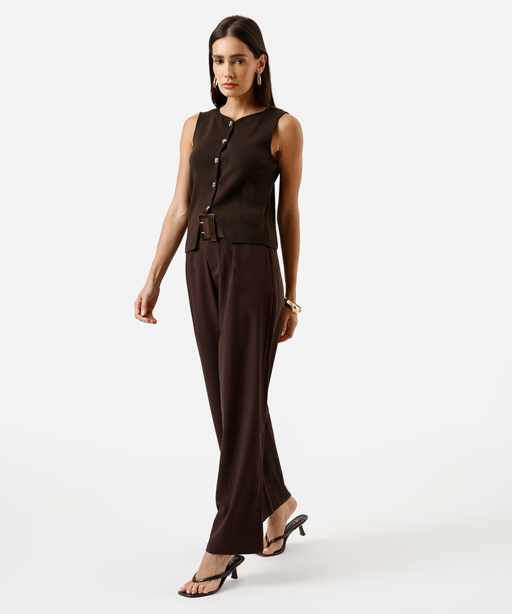 colete feminino de tricot com recorte marrom