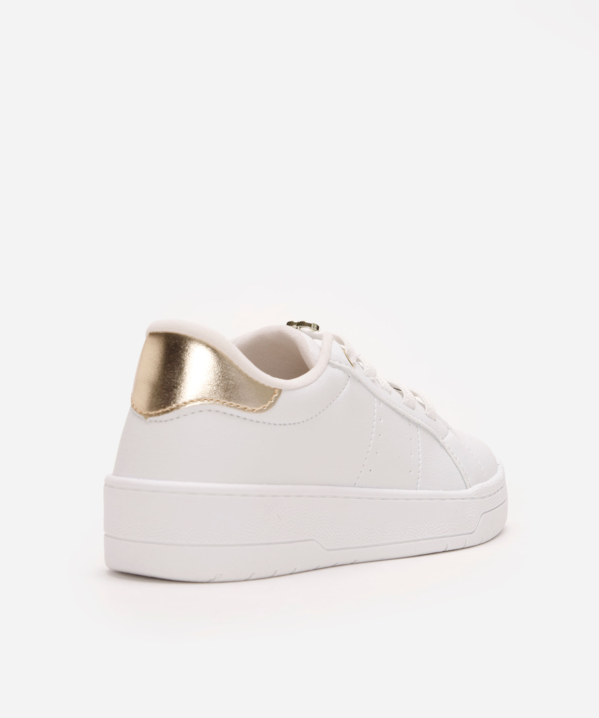 tênis infantil com pingentes branco