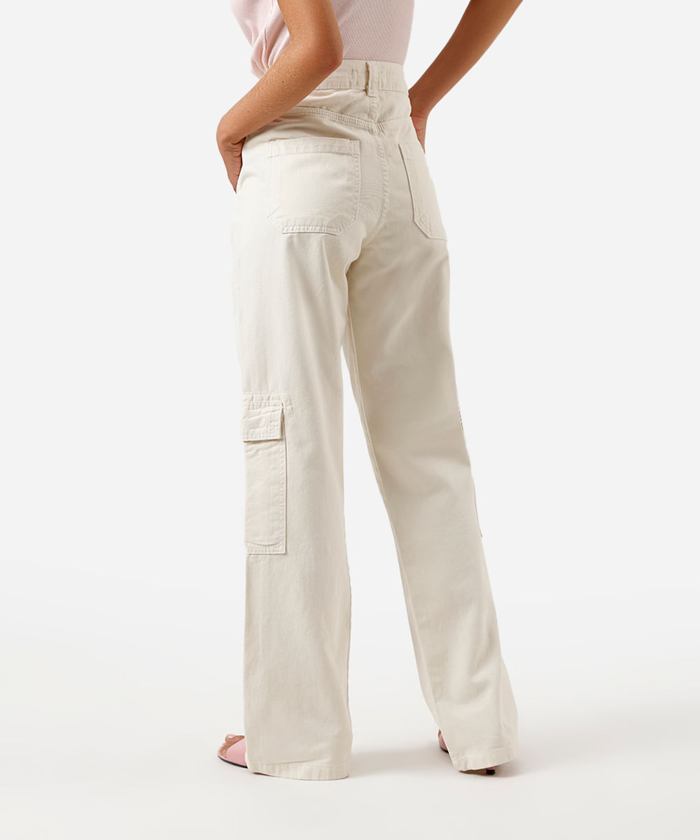calça wide leg slim feminina de sarja com bolsos cargo bege