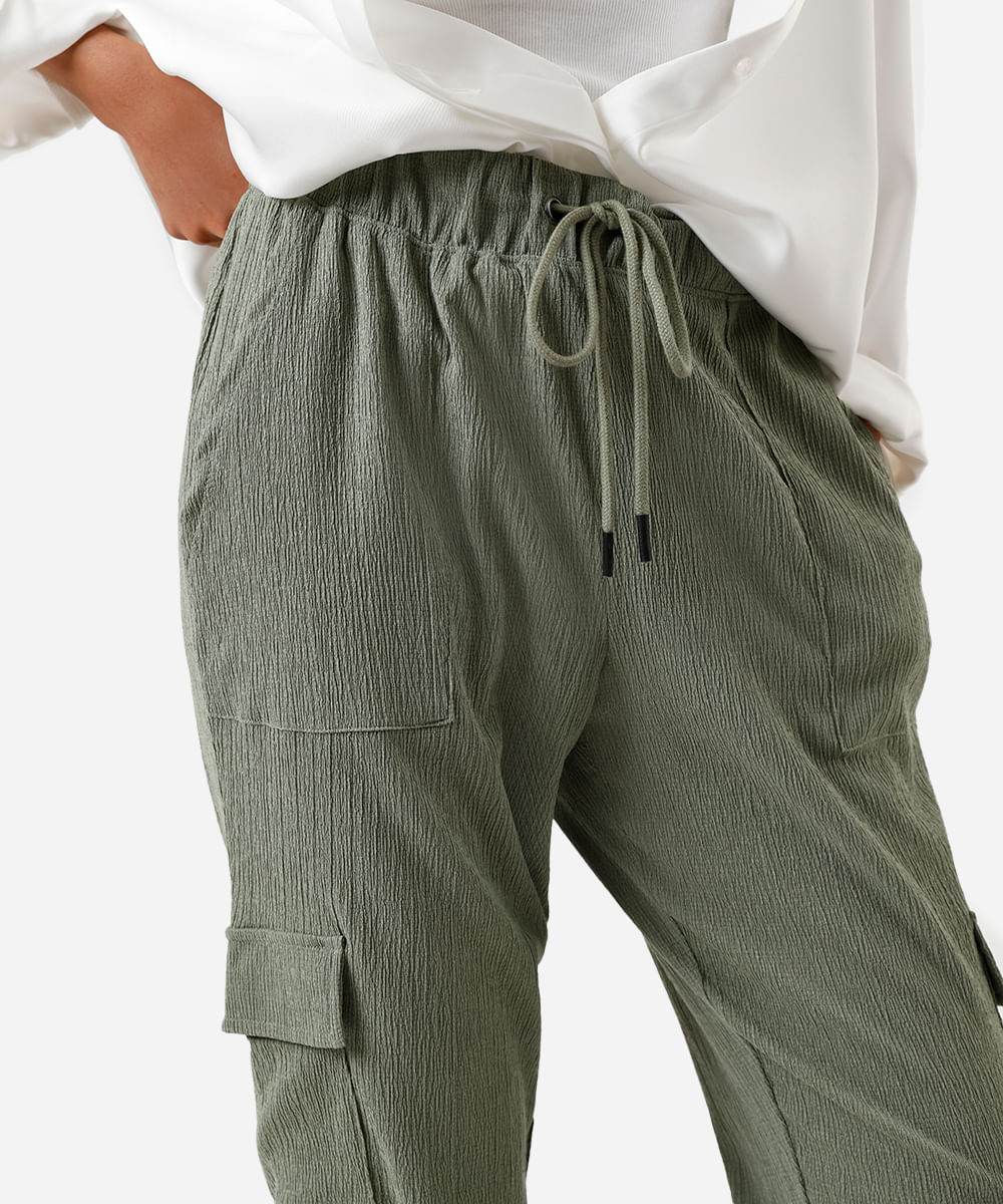 calça jogger feminina bolsos cargo texturizada verde
